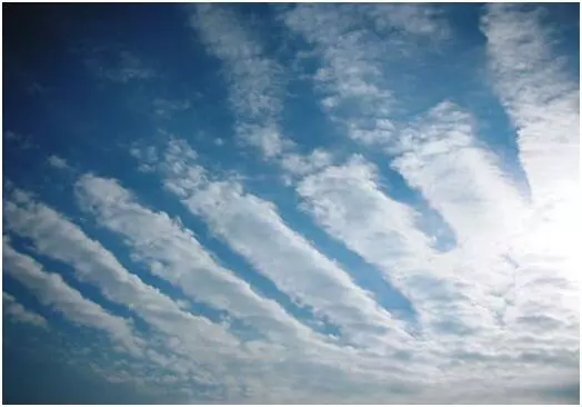 地震 雲 今日