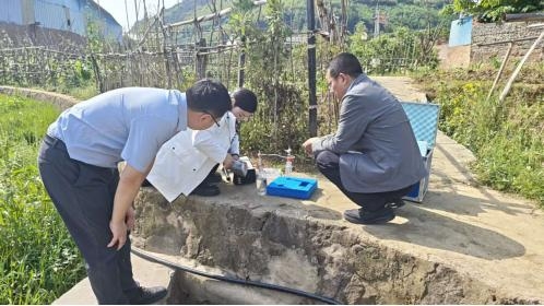 中国地震台网中心专家来渝指导地下流体观测工作
